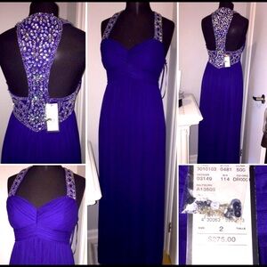 BNWT 💜 Beaded Sweetheart Neckline Formal Gown